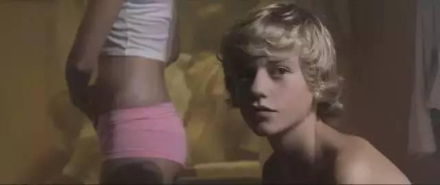 少年透明人在线观看,揭秘神秘世界的奇幻之旅 第1张 少年透明人在线观看,揭秘神秘世界的奇幻之旅 第1张